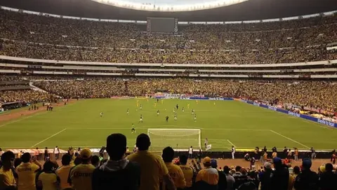 杰伦-格林节节发力，17投9中砍下33分，二三节独得32分展现强势表现